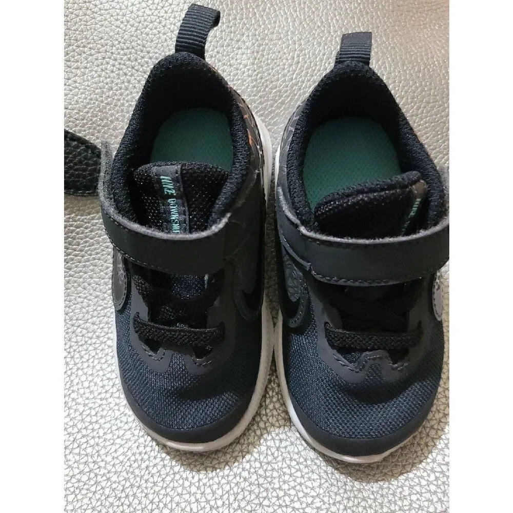 Nike Downshifter 9 Rebel  Size 5C